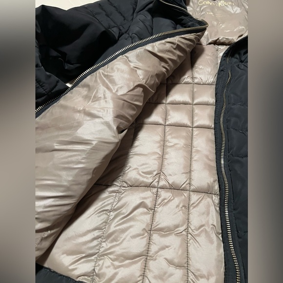 Calvin Klein puffer jacket - Picture 7 of 8